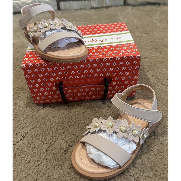 PANDA NINJA DIANA GIRLS SANDAL FAUX PEARL FLOWER DESIGN STRAPPY SANDAL SIZE 7 - Picture 1 of 5
